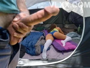Bố dượng chết ngộp trước 2 cô con gái riêng đã trưởng thành của vợ